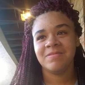 Meet your Posher, Alexus